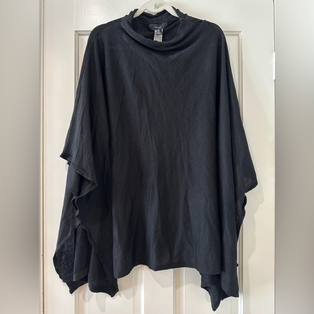 Forever 21 black crown neck slip over head poncho shawl wrap kaftan